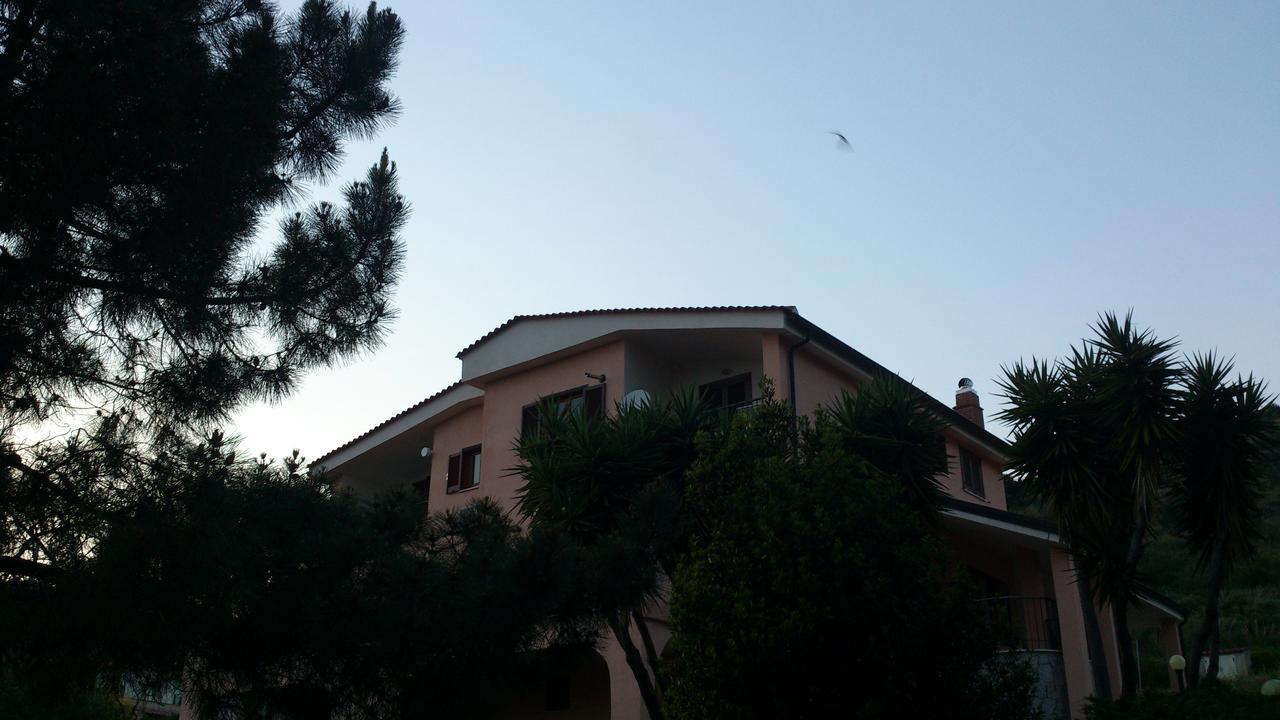 Borgo Marinaro Bed & Breakfast มารีนาดีกาเมโรตา ภายนอก รูปภาพ